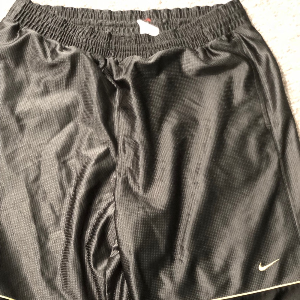 Men’s Nike Black and Yellow Shorts Size Large